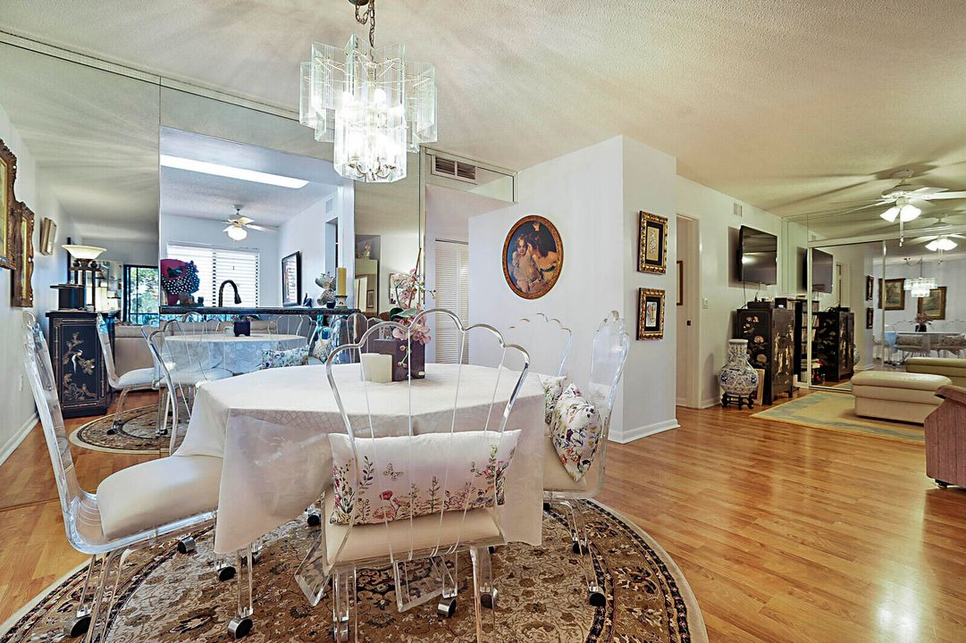 На продажу: $235,000 (2 спален, 2 ванн, 1392 Квадратных фут)