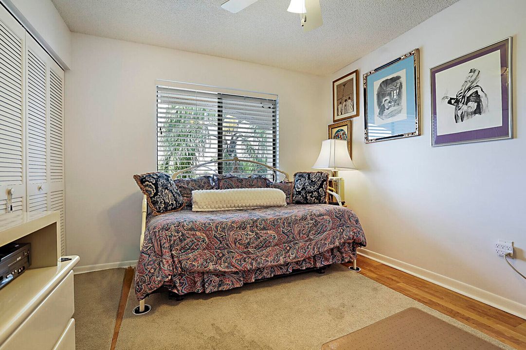 На продажу: $235,000 (2 спален, 2 ванн, 1392 Квадратных фут)