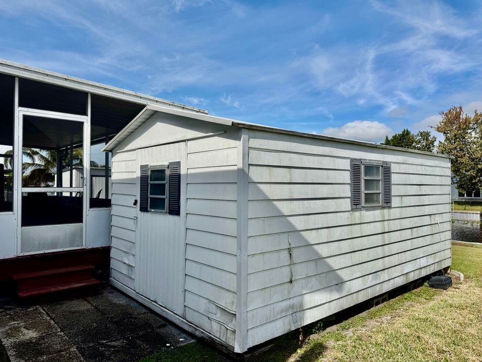 На продажу: $219,000 (2 спален, 2 ванн, 912 Квадратных фут)