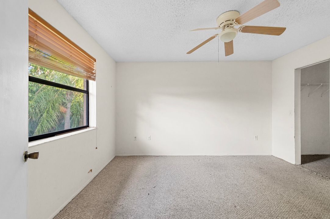 待售: $255,500 (2 贝兹, 2 浴室, 787 平方英尺)