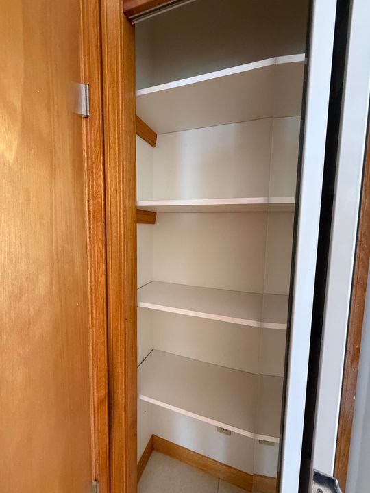 Activo con contrato: $2,150 (3 camas, 2 baños, 1360 Pies cuadrados)