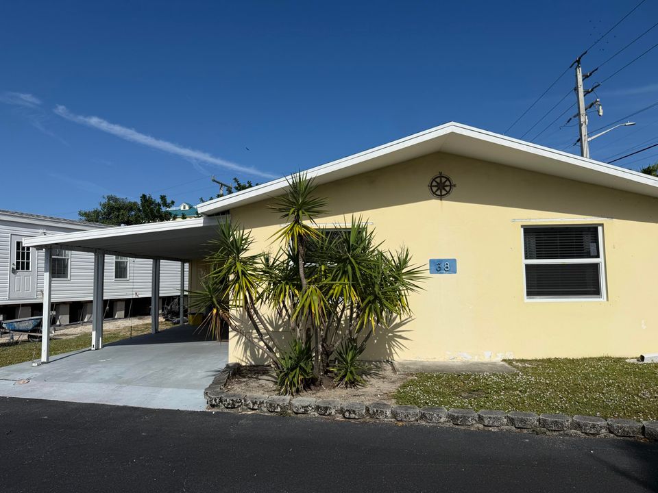 Activo con contrato: $2,150 (3 camas, 2 baños, 1360 Pies cuadrados)