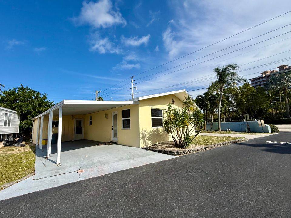 Activo con contrato: $2,150 (3 camas, 2 baños, 1360 Pies cuadrados)