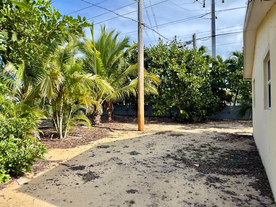 Activo con contrato: $2,150 (3 camas, 2 baños, 1360 Pies cuadrados)