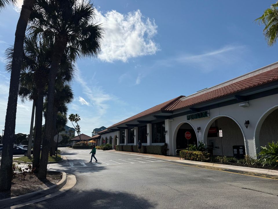 Activo con contrato: $2,150 (3 camas, 2 baños, 1360 Pies cuadrados)