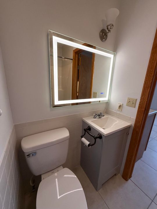 Activo con contrato: $2,150 (3 camas, 2 baños, 1360 Pies cuadrados)