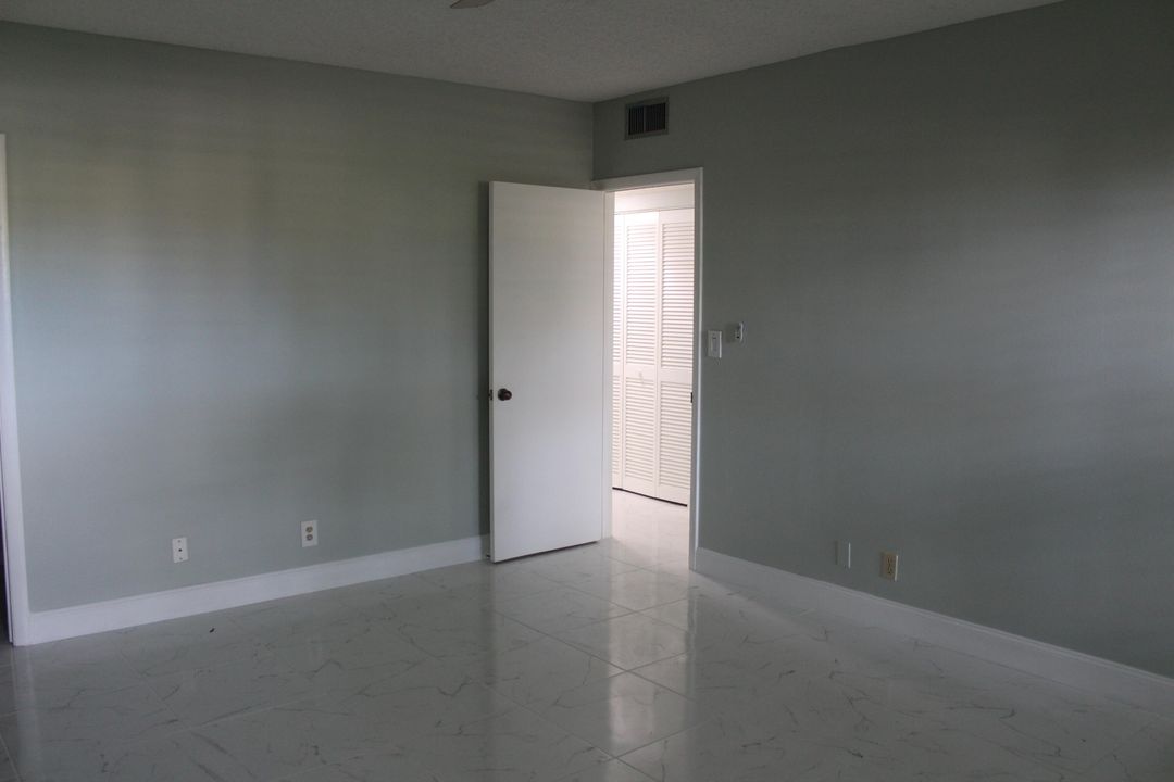 For Sale: $349,000 (2 beds, 0 baths, 1433 Square Feet)