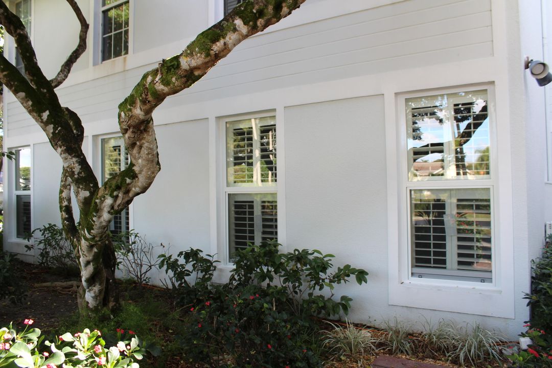 For Sale: $349,000 (2 beds, 0 baths, 1433 Square Feet)