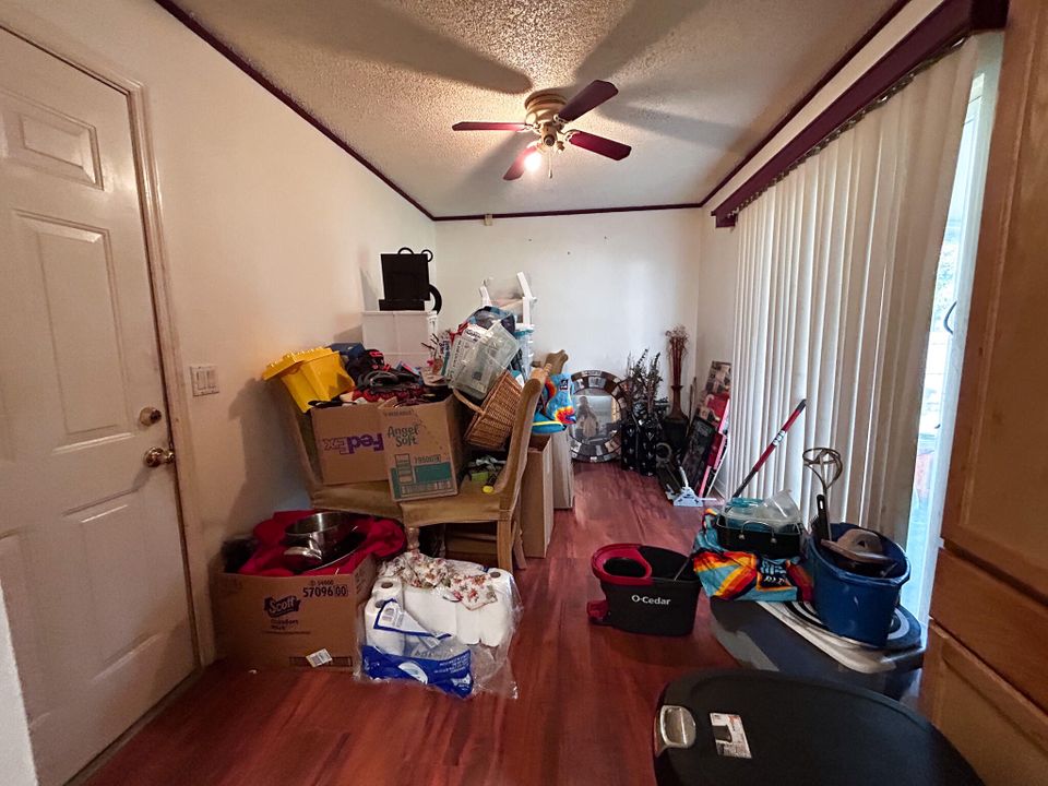 待售: $230,000 (3 贝兹, 2 浴室, 1183 平方英尺)