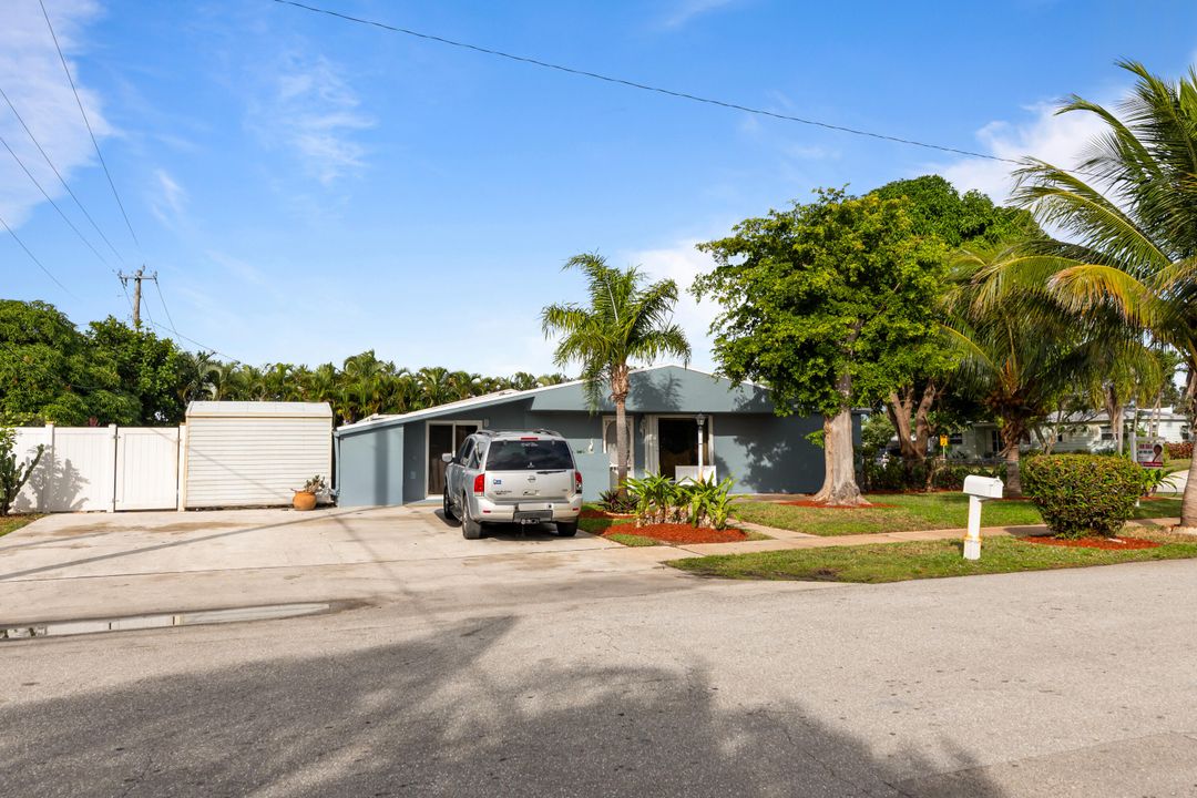 For Sale: $529,999 (3 beds, 2 baths, 1930 Square Feet)