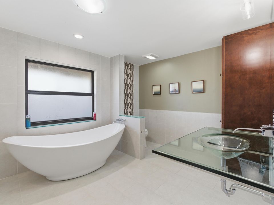 En Venta: $874,900 (5 camas, 3 baños, 2975 Pies cuadrados)