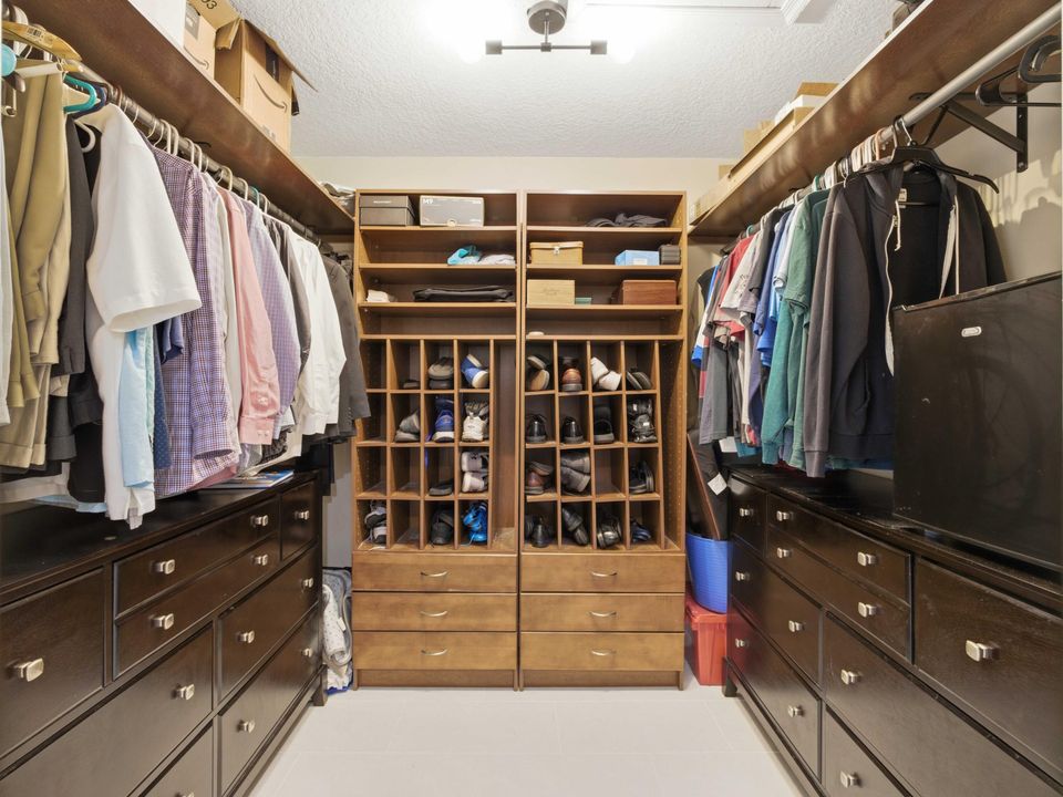 En Venta: $874,900 (5 camas, 3 baños, 2975 Pies cuadrados)