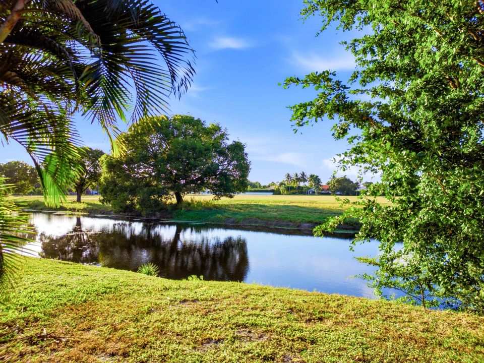 En Venta: $874,900 (5 camas, 3 baños, 2975 Pies cuadrados)