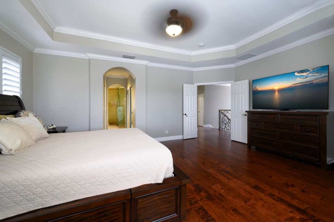 出租: $5,200 (4 贝兹, 2 浴室, 2655 平方英尺)