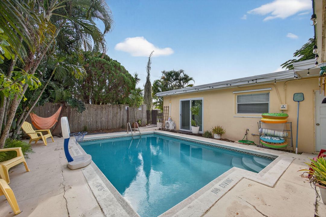 待售: $549,900 (3 贝兹, 2 浴室, 1324 平方英尺)