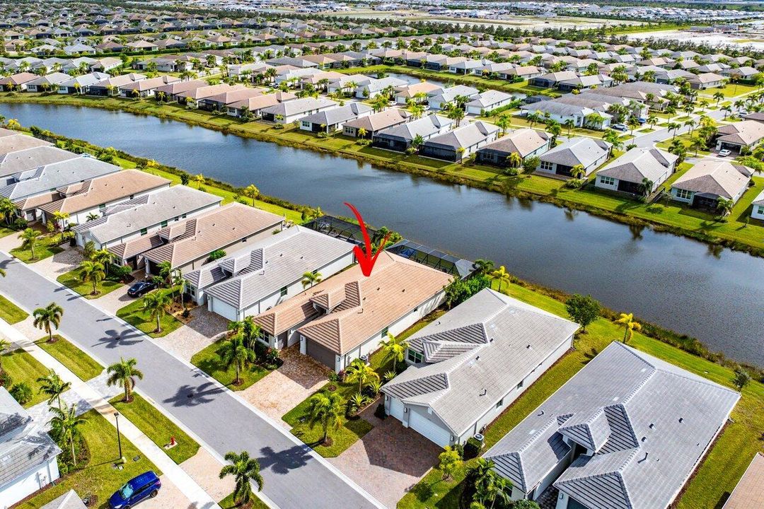 For Sale: $949,100 (4 beds, 3 baths, 2358 Square Feet)