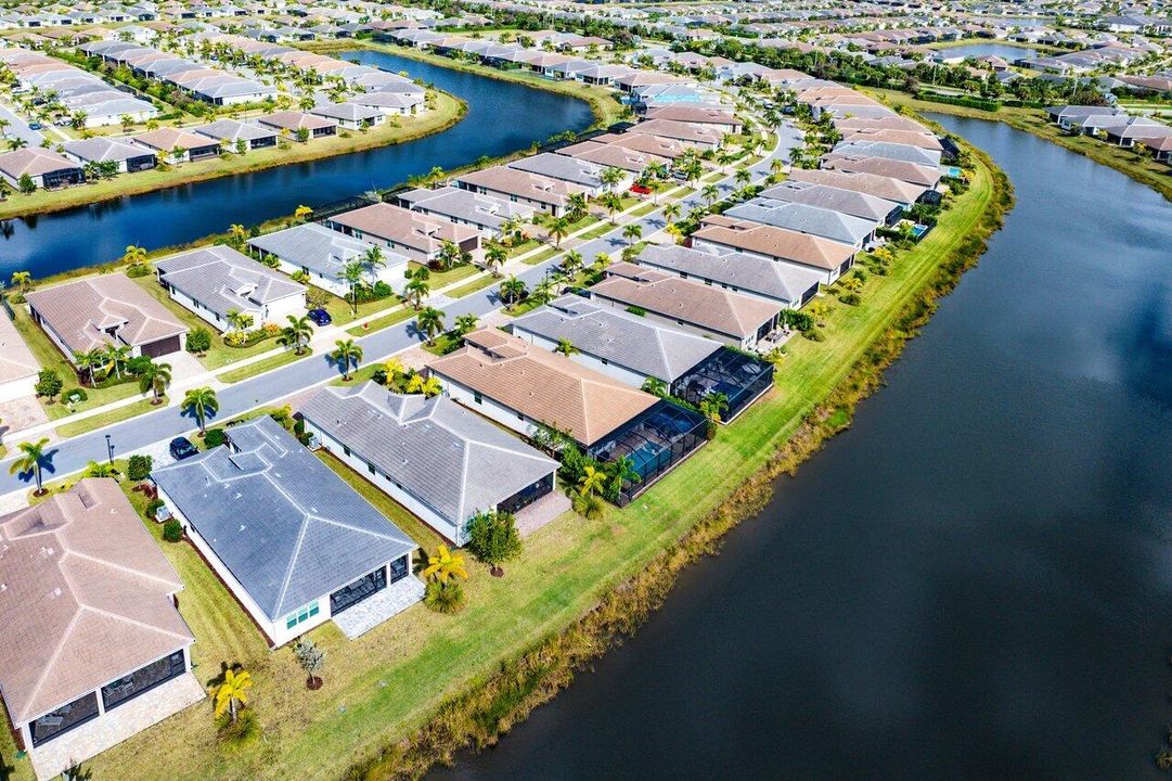 For Sale: $949,100 (4 beds, 3 baths, 2358 Square Feet)