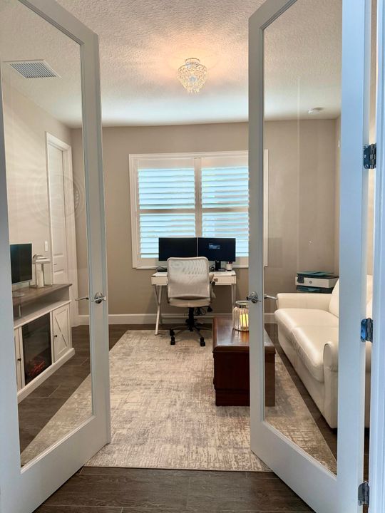 For Sale: $949,100 (4 beds, 3 baths, 2358 Square Feet)