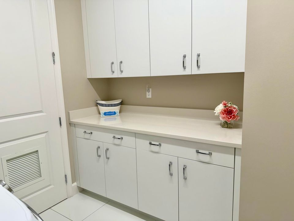 For Sale: $949,100 (4 beds, 3 baths, 2358 Square Feet)