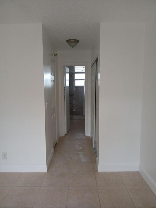 For Rent: $1,495 (1 beds, 1 baths, 900 Square Feet)