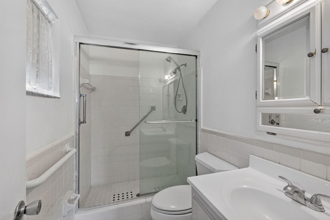 Под контрактом: $352,700 (2 спален, 2 ванн, 1617 Квадратных фут)