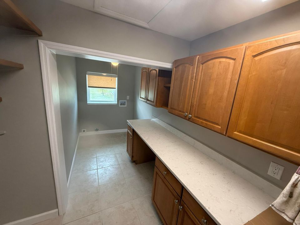 For Rent: $2,500 (6 beds, 4 baths, 3126 Square Feet)