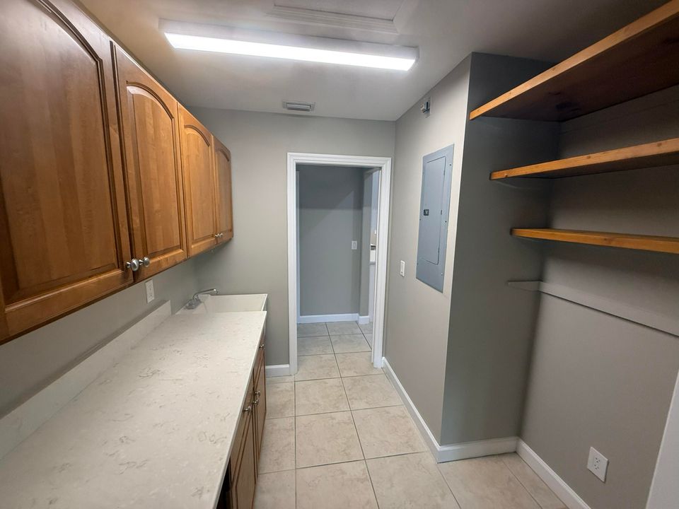 For Rent: $2,500 (6 beds, 4 baths, 3126 Square Feet)