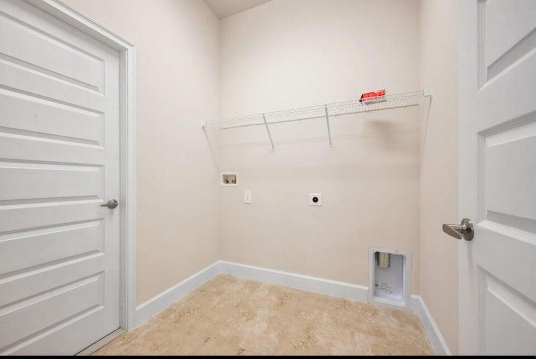 Active With Contract: $374,652 (3 beds, 2 baths, 1780 Square Feet)