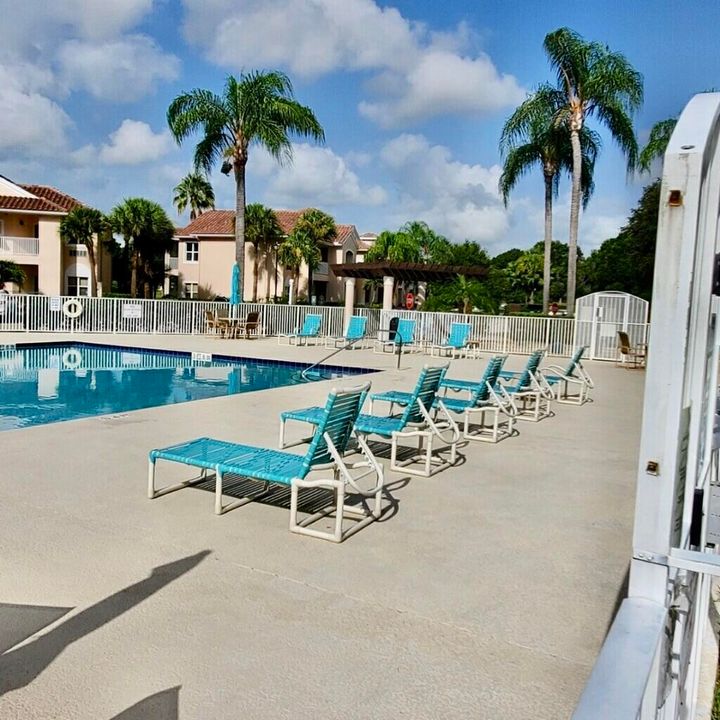 出租: $1,200 (1 贝兹, 1 浴室, 400 平方英尺)