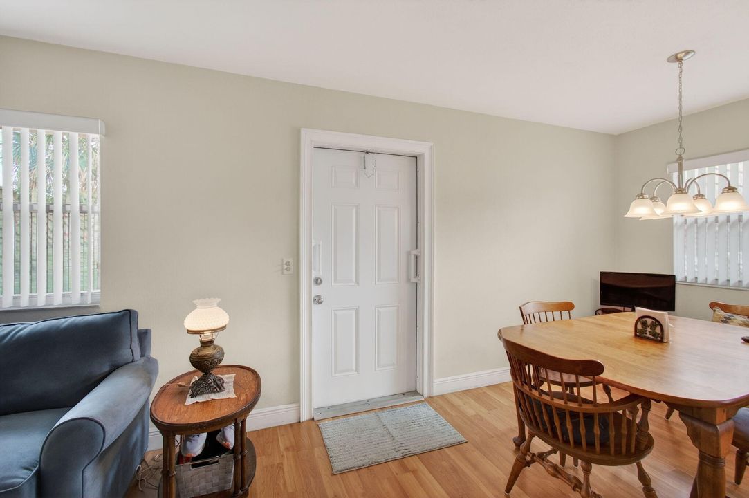 For Sale: $89,000 (2 beds, 2 baths, 880 Square Feet)