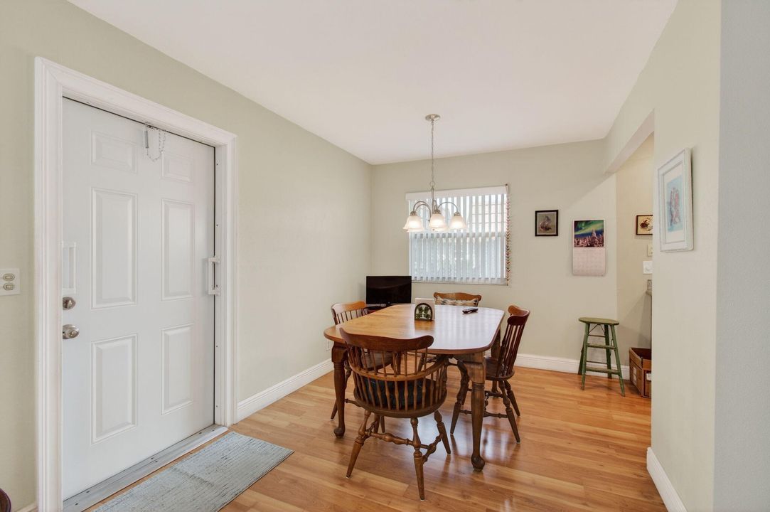 For Sale: $89,000 (2 beds, 2 baths, 880 Square Feet)