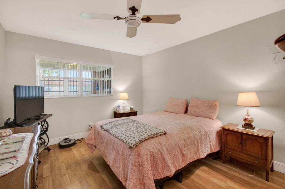 For Sale: $89,000 (2 beds, 2 baths, 880 Square Feet)