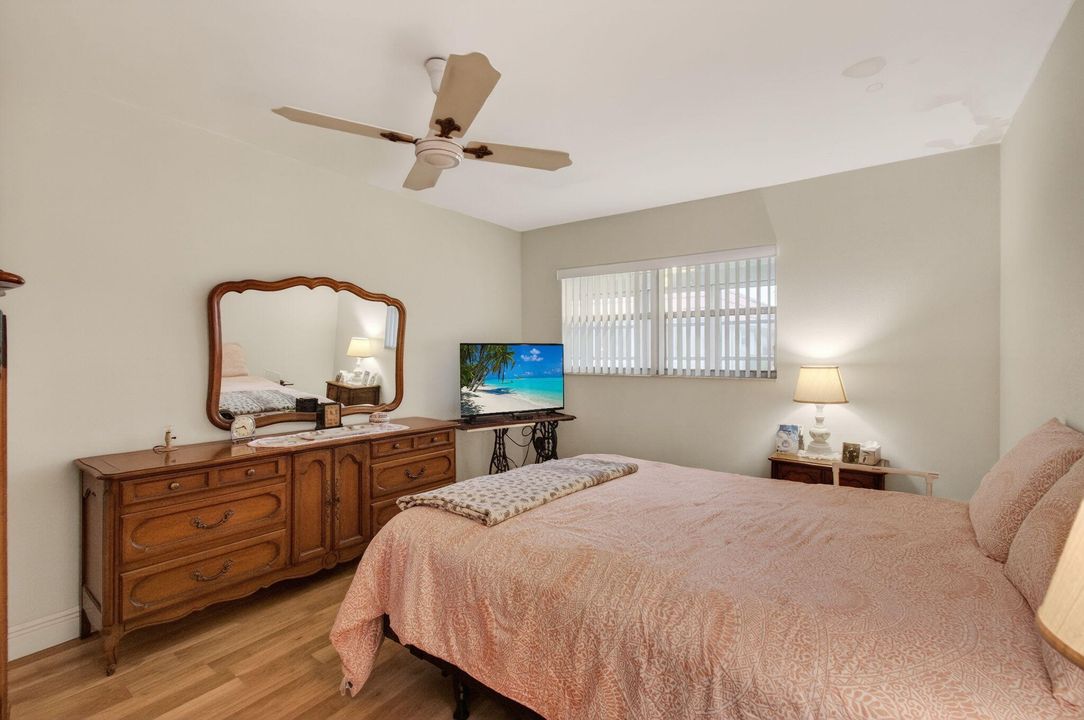 For Sale: $89,000 (2 beds, 2 baths, 880 Square Feet)