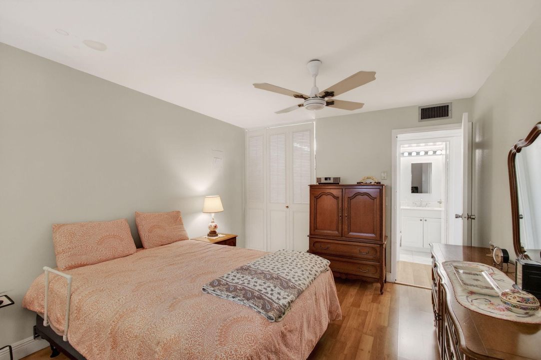 For Sale: $89,000 (2 beds, 2 baths, 880 Square Feet)