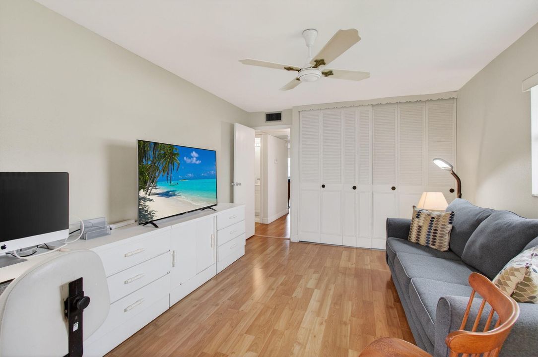 For Sale: $89,000 (2 beds, 2 baths, 880 Square Feet)