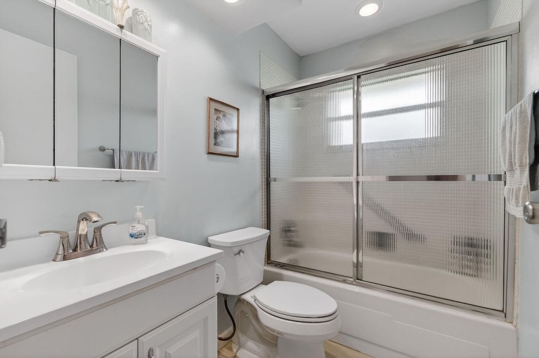 For Sale: $89,000 (2 beds, 2 baths, 880 Square Feet)