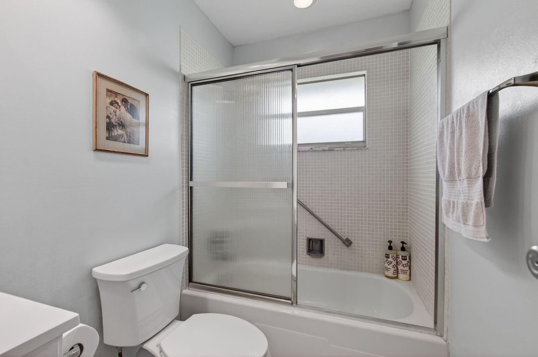 For Sale: $89,000 (2 beds, 2 baths, 880 Square Feet)