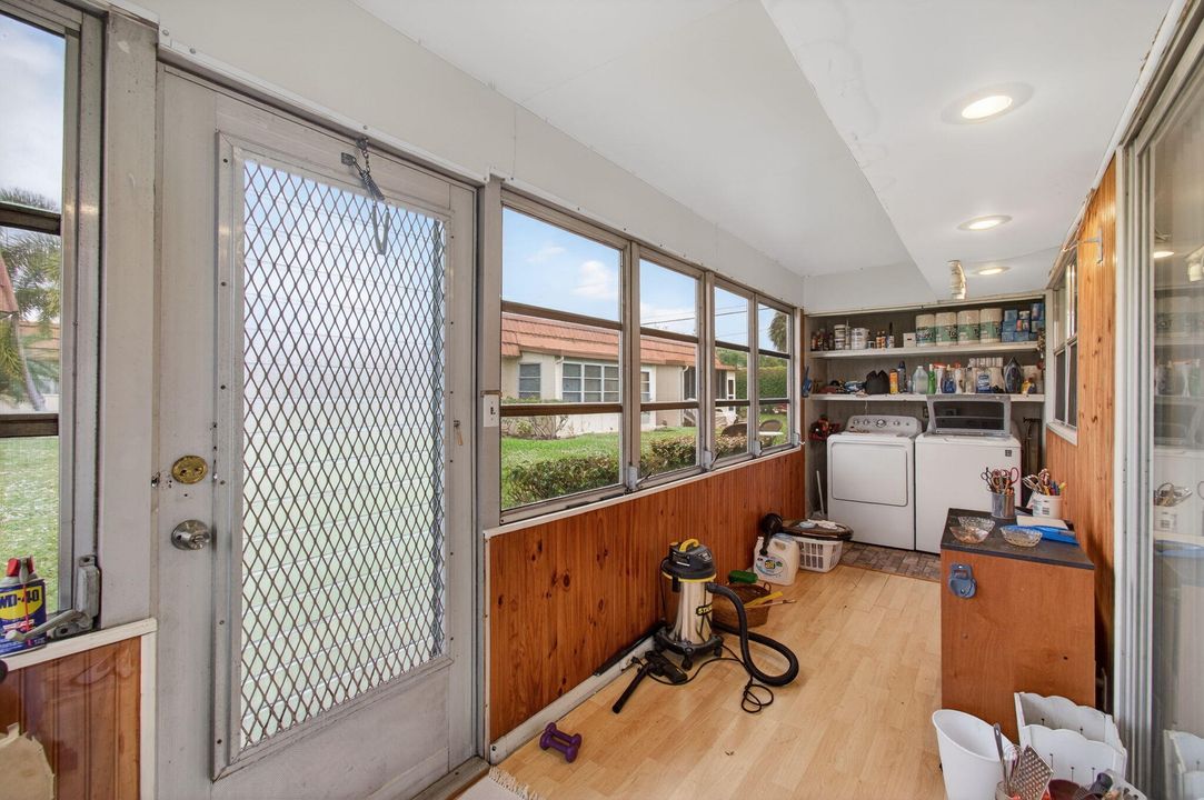 For Sale: $89,000 (2 beds, 2 baths, 880 Square Feet)