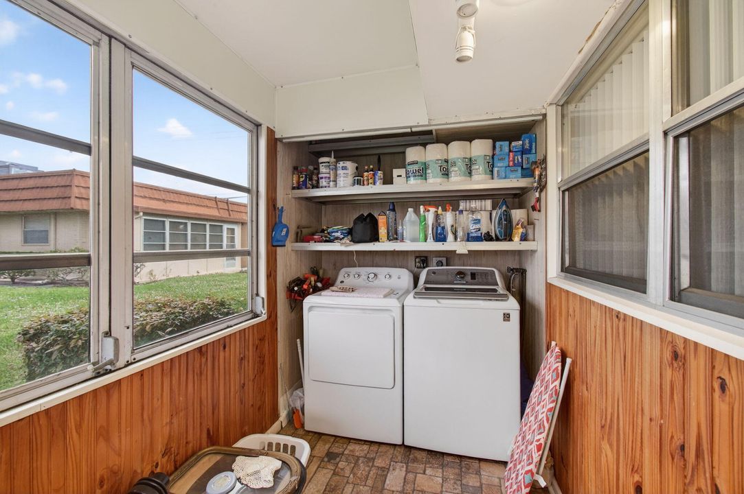 For Sale: $89,000 (2 beds, 2 baths, 880 Square Feet)