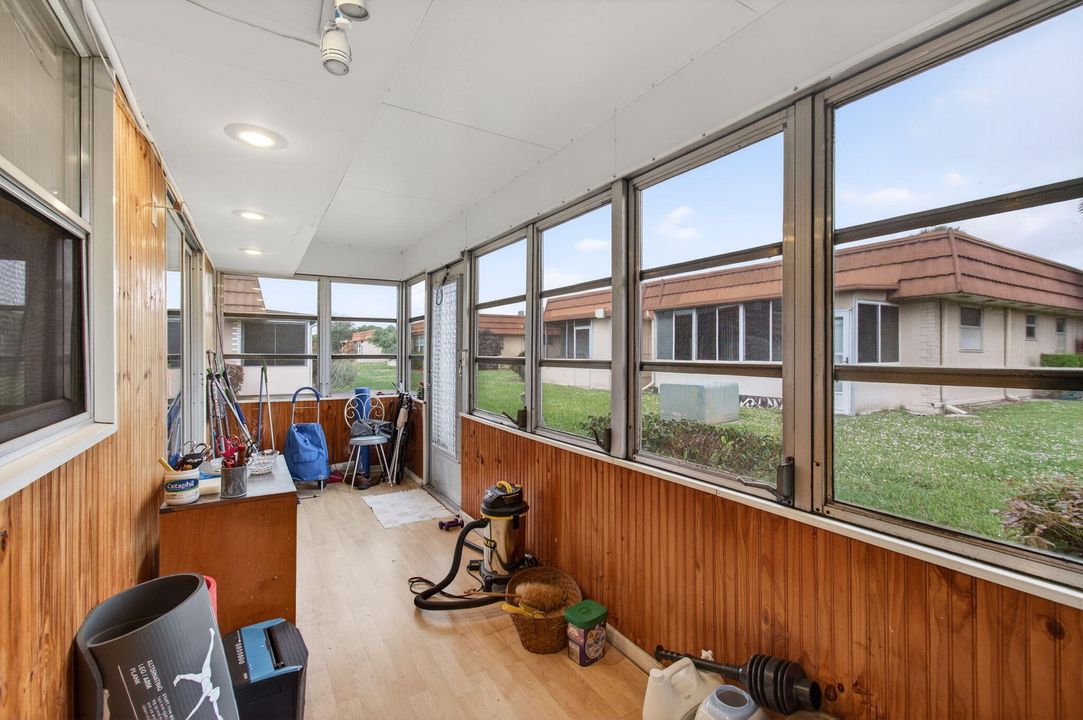 For Sale: $89,000 (2 beds, 2 baths, 880 Square Feet)