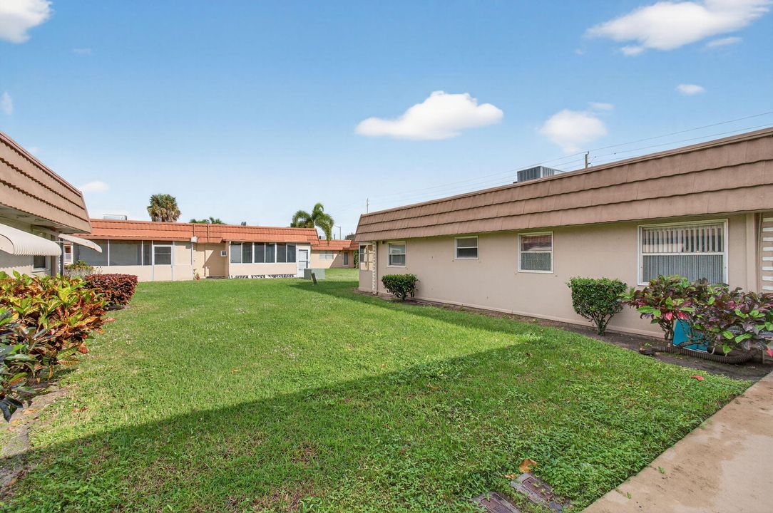 For Sale: $89,000 (2 beds, 2 baths, 880 Square Feet)