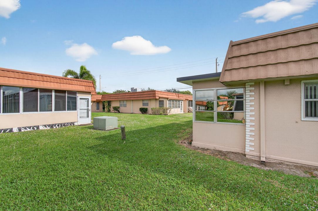 For Sale: $89,000 (2 beds, 2 baths, 880 Square Feet)