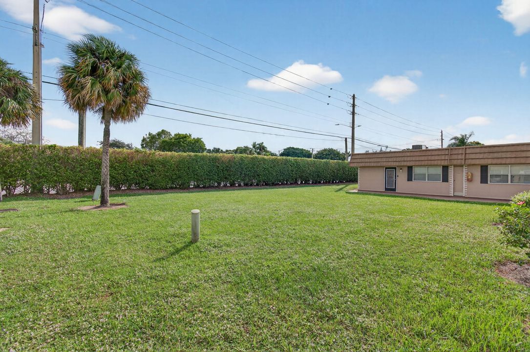 For Sale: $89,000 (2 beds, 2 baths, 880 Square Feet)