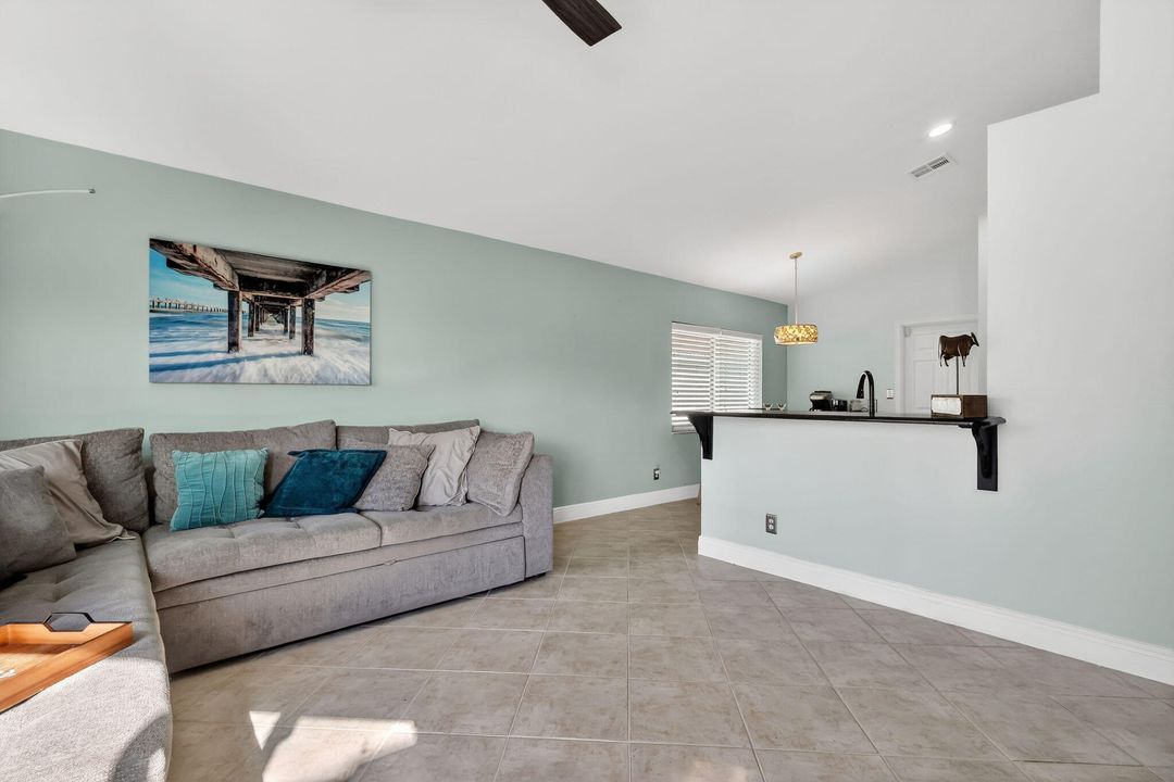 For Sale: $589,000 (3 beds, 2 baths, 1681 Square Feet)