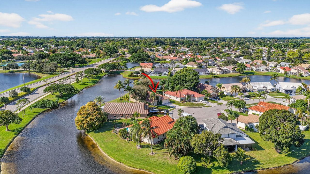 For Sale: $589,000 (3 beds, 2 baths, 1681 Square Feet)