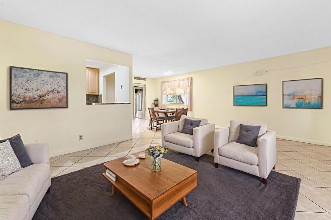 For Sale: $65,000 (1 beds, 1 baths, 726 Square Feet)