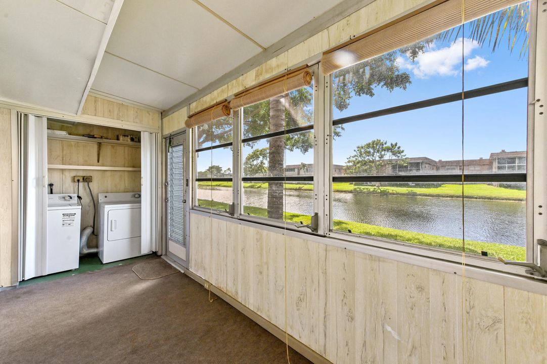 For Sale: $65,000 (1 beds, 1 baths, 726 Square Feet)