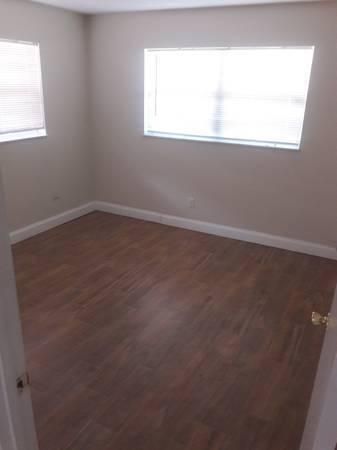 出租: $2,000 (2 贝兹, 1 浴室, 850 平方英尺)