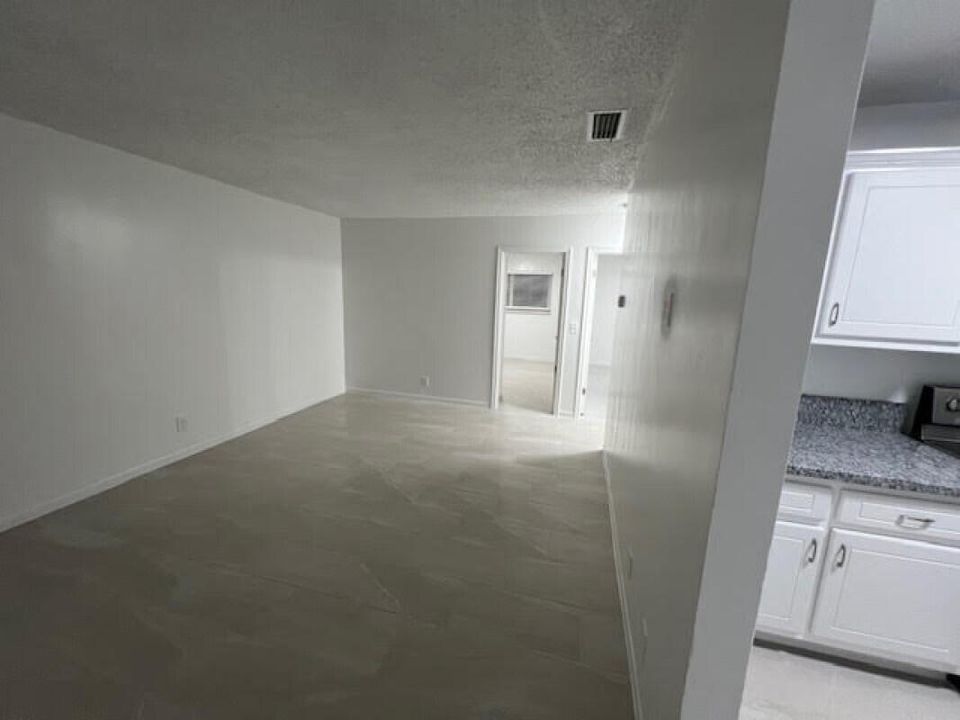 For Rent: $1,895 (2 beds, 1 baths, 846 Square Feet)