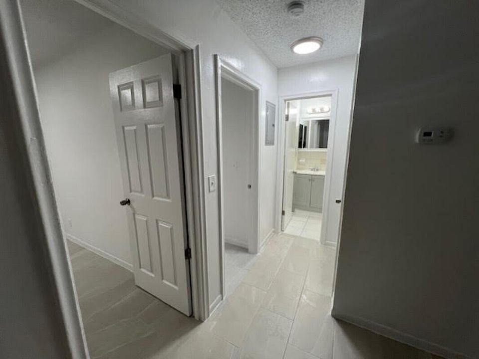 For Rent: $1,895 (2 beds, 1 baths, 846 Square Feet)